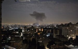 Izraeli paralajmëron se sulmi ndaj Teheranit mund të zgjasë deri në dy javë