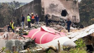 Mrekullia e mbijetesës: Si shpëtoi pasagjeri në vendin “11-A” nga rrëzimi tragjik i avionit në Indi